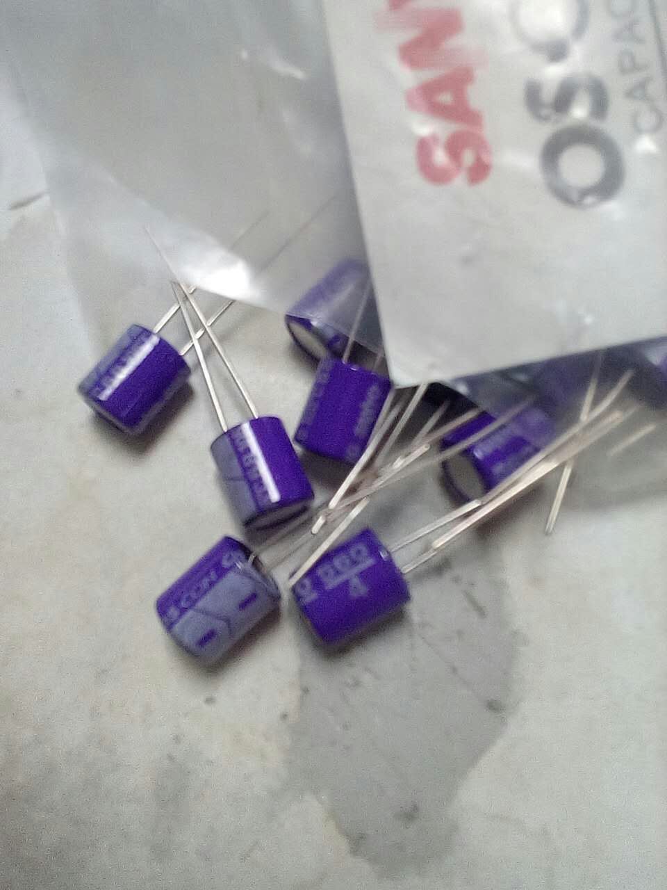 Sanyo   4SPA560M 4V560UF 8X11.5 SPA