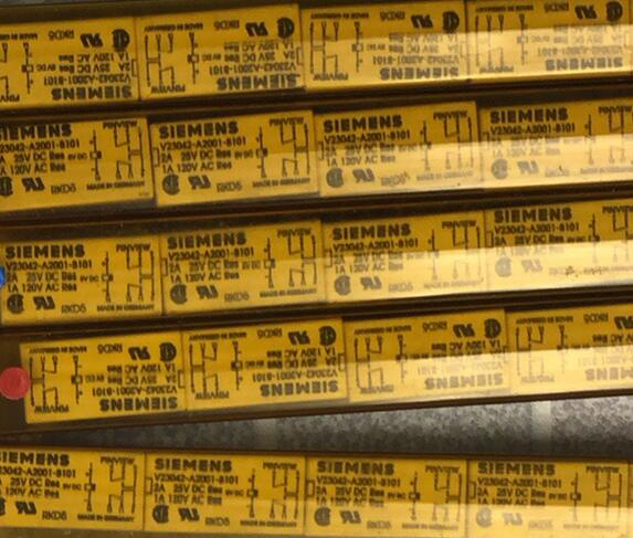 V23042-A2001-B101/V23042A2001B101 Siemens relay