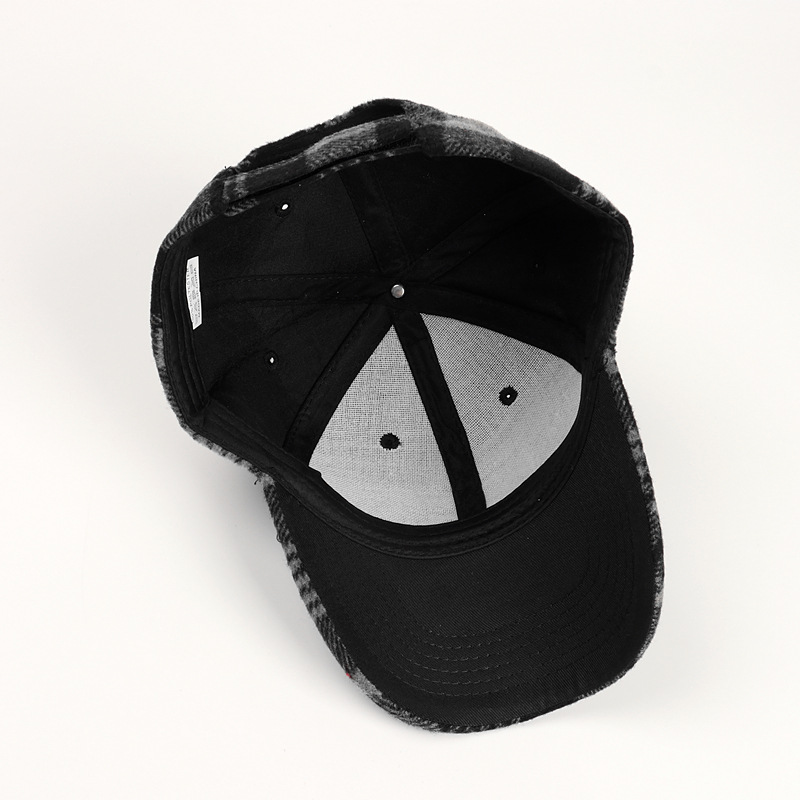 Customized High Quality 6-Panel Baseball Cap Autumn/Winter Checkered Woolen Dad Hat for Men Women Fashionable Velcro Adjustable