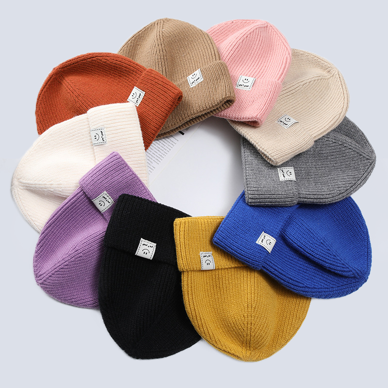Fashionable Winter Warm Knitted Cap with Smiling Face Logo Patch  Custom Hat for Travel New