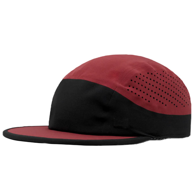 Custom Sporty Style Flat Brim Snap Back Hat 100% Polyester Quick Dry Laser Cut Hole Fashionable Outdoor Travel Cap