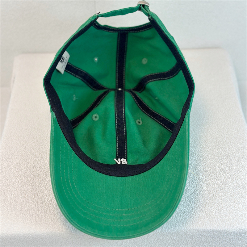 New BV Minimalist Letter-stitched Soft-top Baseball Cap - Perfect for Casual Outdoor Use Providing Shade and Sun Protection