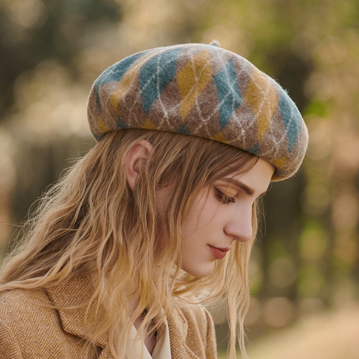 2025 New Contrast Color Wool Beret - Fashionable & Casual Warm Thickened Plaid Painter Hat for Autumn and Winter