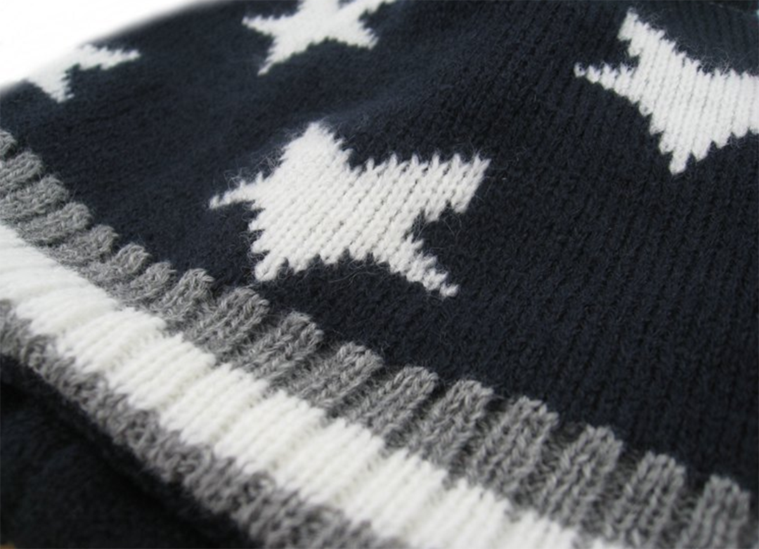 Custom Letter Logo Light Winter Warm Knitted Hats White Snow Pattern Black Y2K Beanie with Pom Pom for Adults Beach Scene Kinds