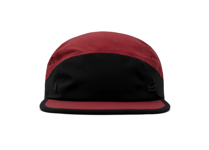 Custom Sporty Style Flat Brim Snap Back Hat 100% Polyester Quick Dry Laser Cut Hole Fashionable Outdoor Travel Cap