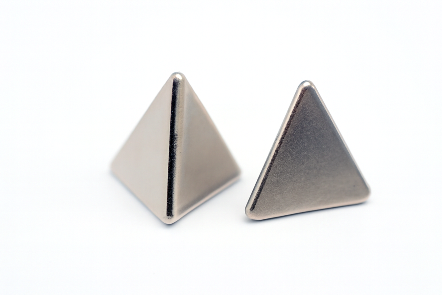 Ultra-strength high-accuracy ultra-powerful high tolerance high torque triangle shaped countersunk nickel coated neodymium magnet
