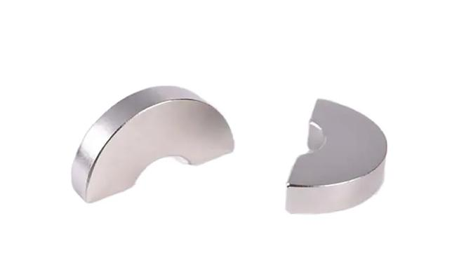 Ultra strong, customised Industrial strength precision-engineered high precision tolerance, high thermal grade nickel-coated half circle NdFeB disc magnet