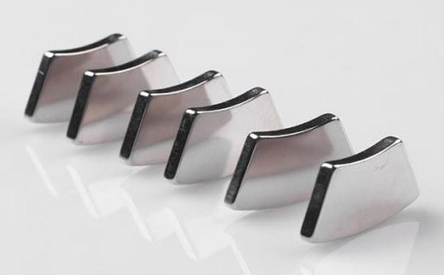 Micro-accurate magnetic force enhanced compact powerful heat tolerance rare earth nickel coated arc shaped neodymium magnet