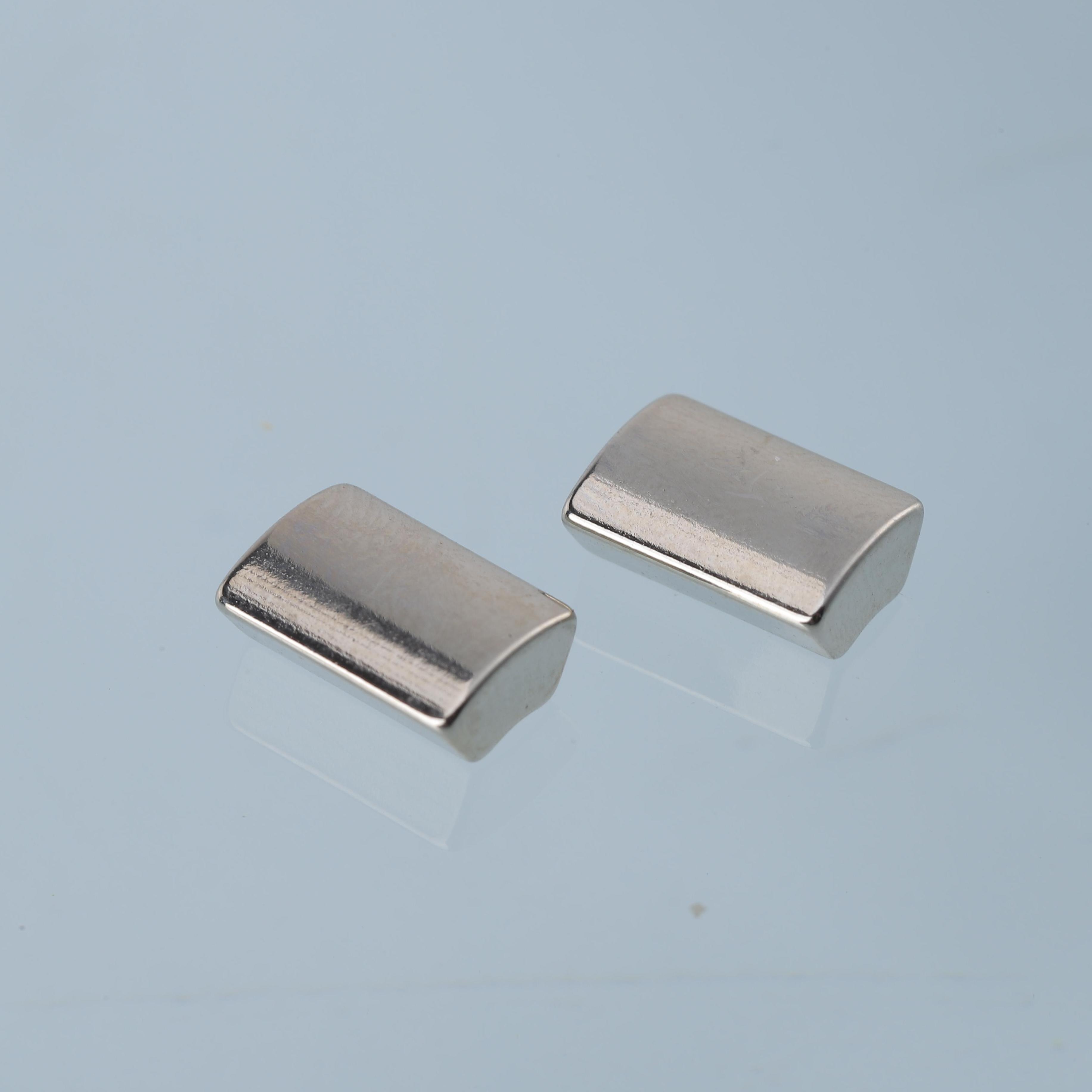 Tile magnet
