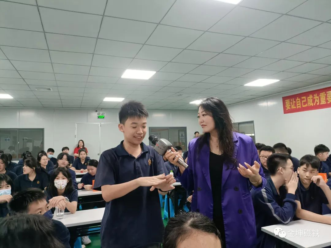 International Department & Future Department of Dongguan Hanlin Experimental School Visit Jinconn for Research Learning