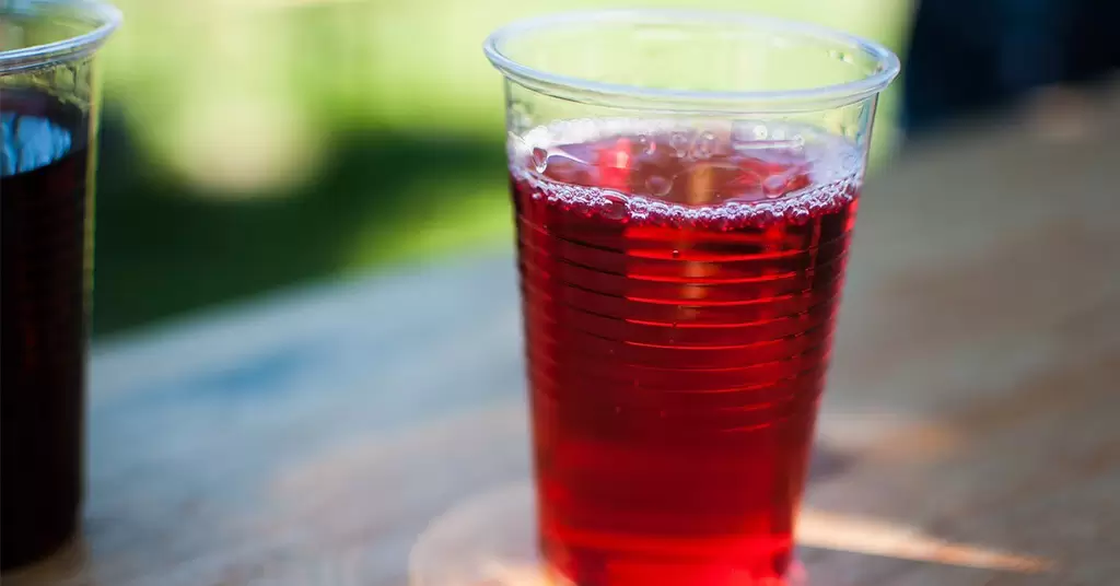 3 great advantages of using disposable cups and plates