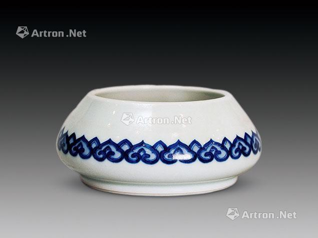 青花花瓣纹笔洗（清康熙）