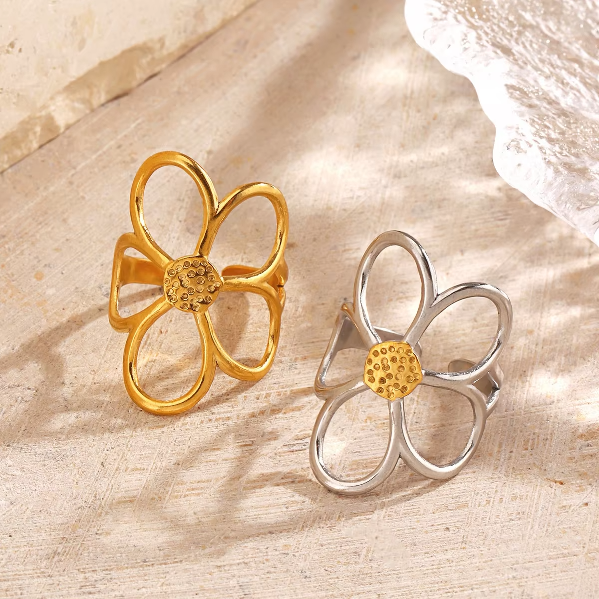 18K Gold & Silver Plated Stainless Steel Hollow Daisy Flower Rings – Adjustable Retro Jewelry for Women