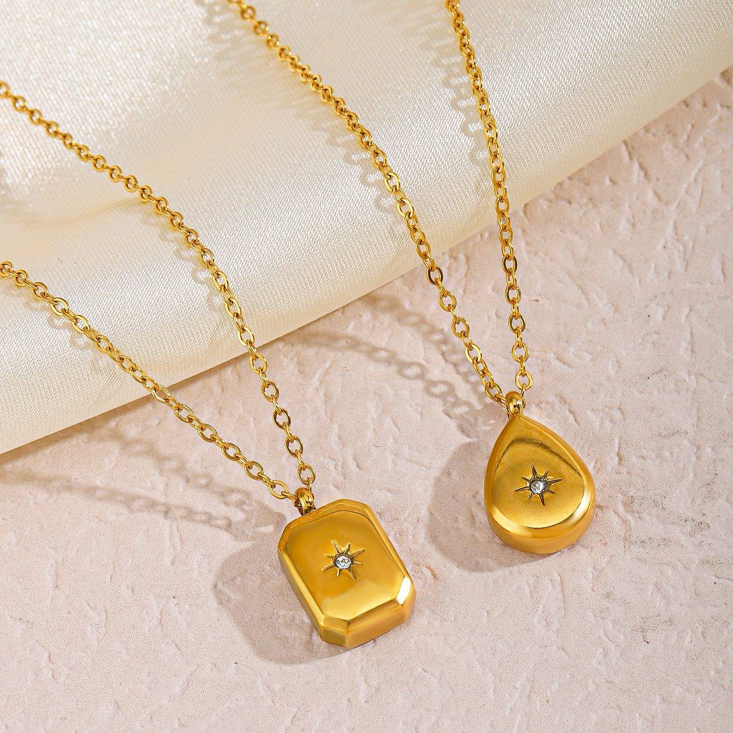 2026 Trendy Stylish Geometric Stainless Steel Necklace Link Chain a Water-drop Pendant and One Rhinestone for Women