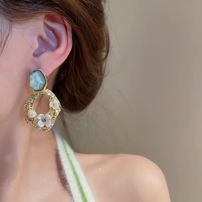 Beautiful Palace Style Set with Shining Stone Flower Geometric Earrings