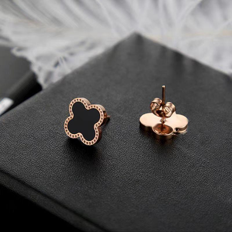 Black Clover Stud Earrings with Swan Pearl Accent – Fashion Earrings Online