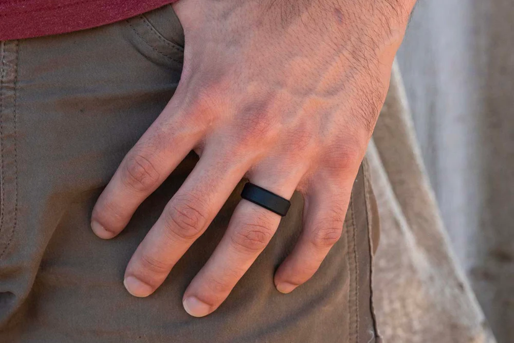 Black Ring on Left Ring Finger Meaning for Men Fashion Band