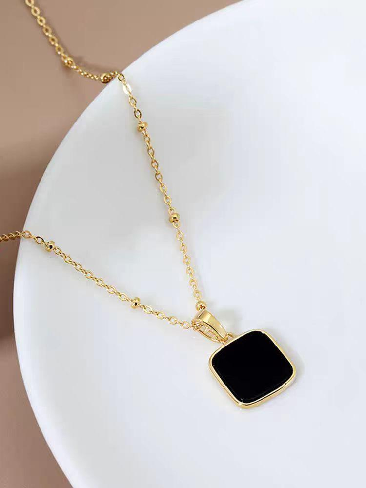 Black Square Pendant Necklace – Modern Chic Jewelry for Women