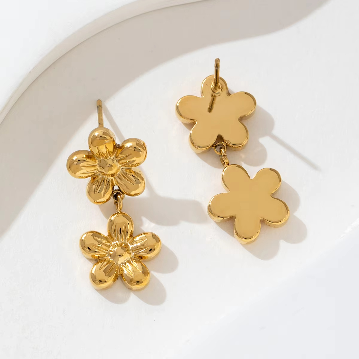 Boutique Women's Jewelry Cute Double Flower Drop Dangle Earrings Waterproof Hypoallergenic 18K Gold Plated Chain Earrings