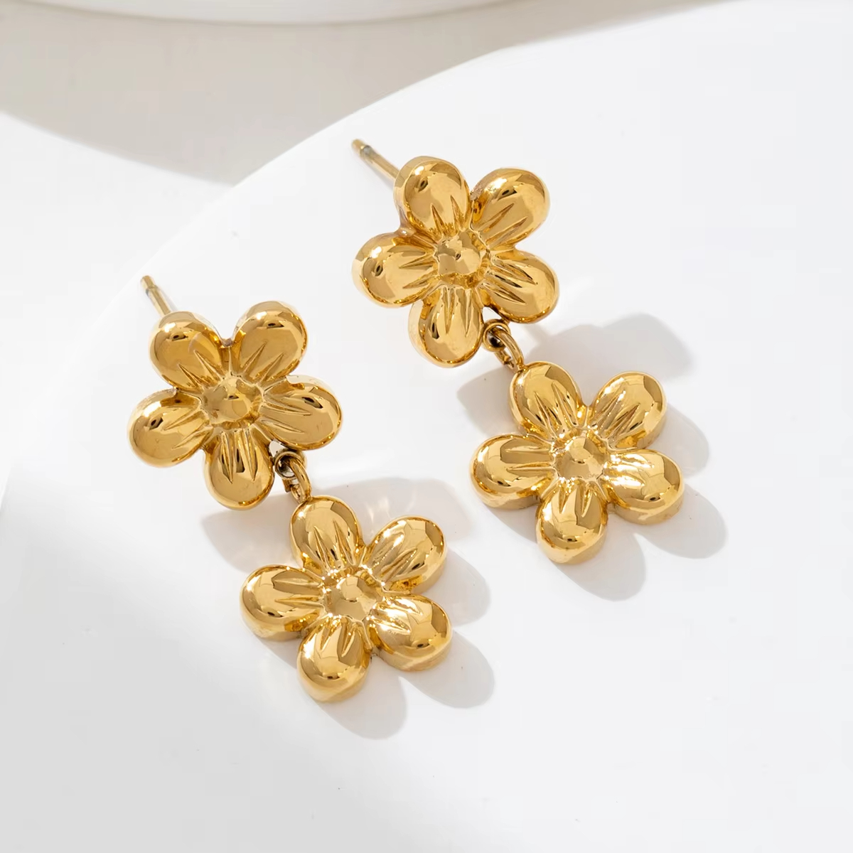 Boutique Women's Jewelry Cute Double Flower Drop Dangle Earrings Waterproof Hypoallergenic 18K Gold Plated Chain Earrings