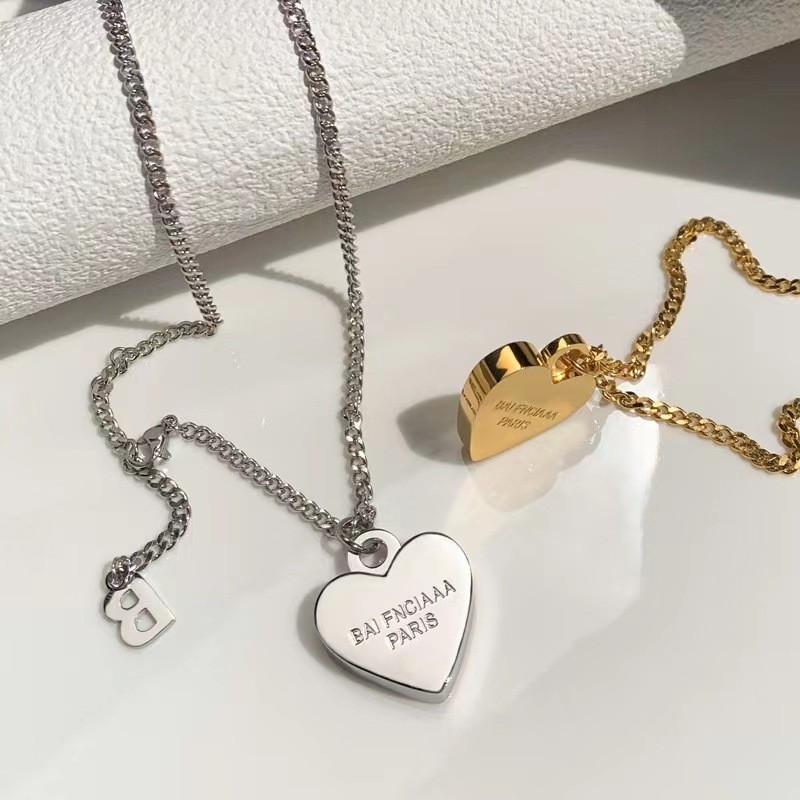 Couple Matching Heart Pendant Necklaces with Letter B – Gold & Silver Stainless Steel Romantic Gift Jewelry