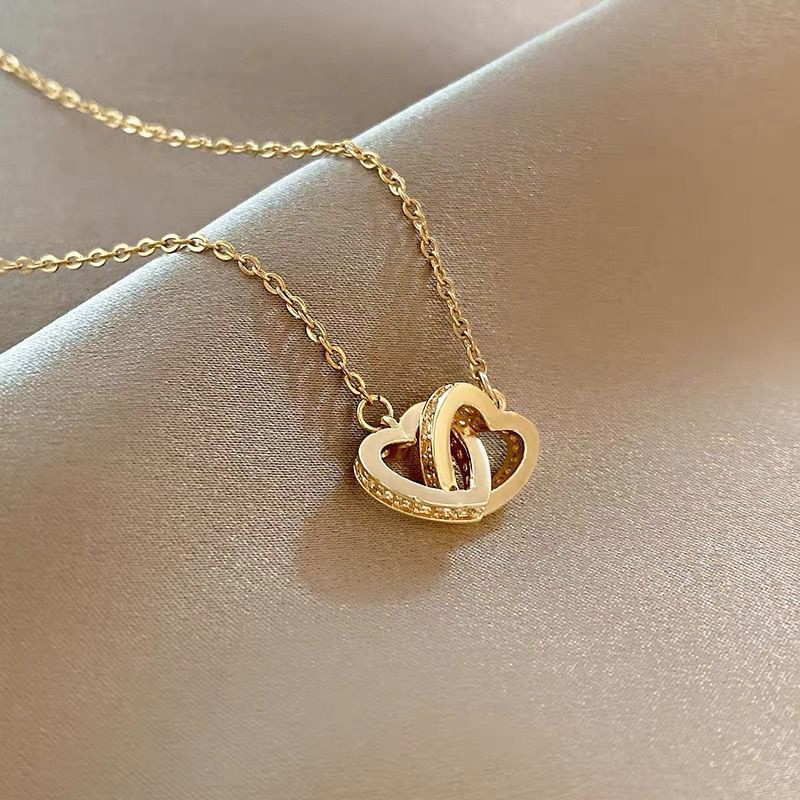 Interlocking Triple Ring Necklace for Women – Titanium Steel Gold Pendant with Symbolic Circle Design