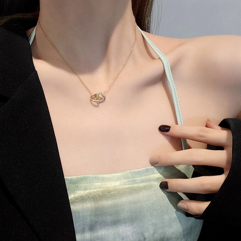 Interlocking Triple Ring Necklace for Women – Titanium Steel Gold Pendant with Symbolic Circle Design