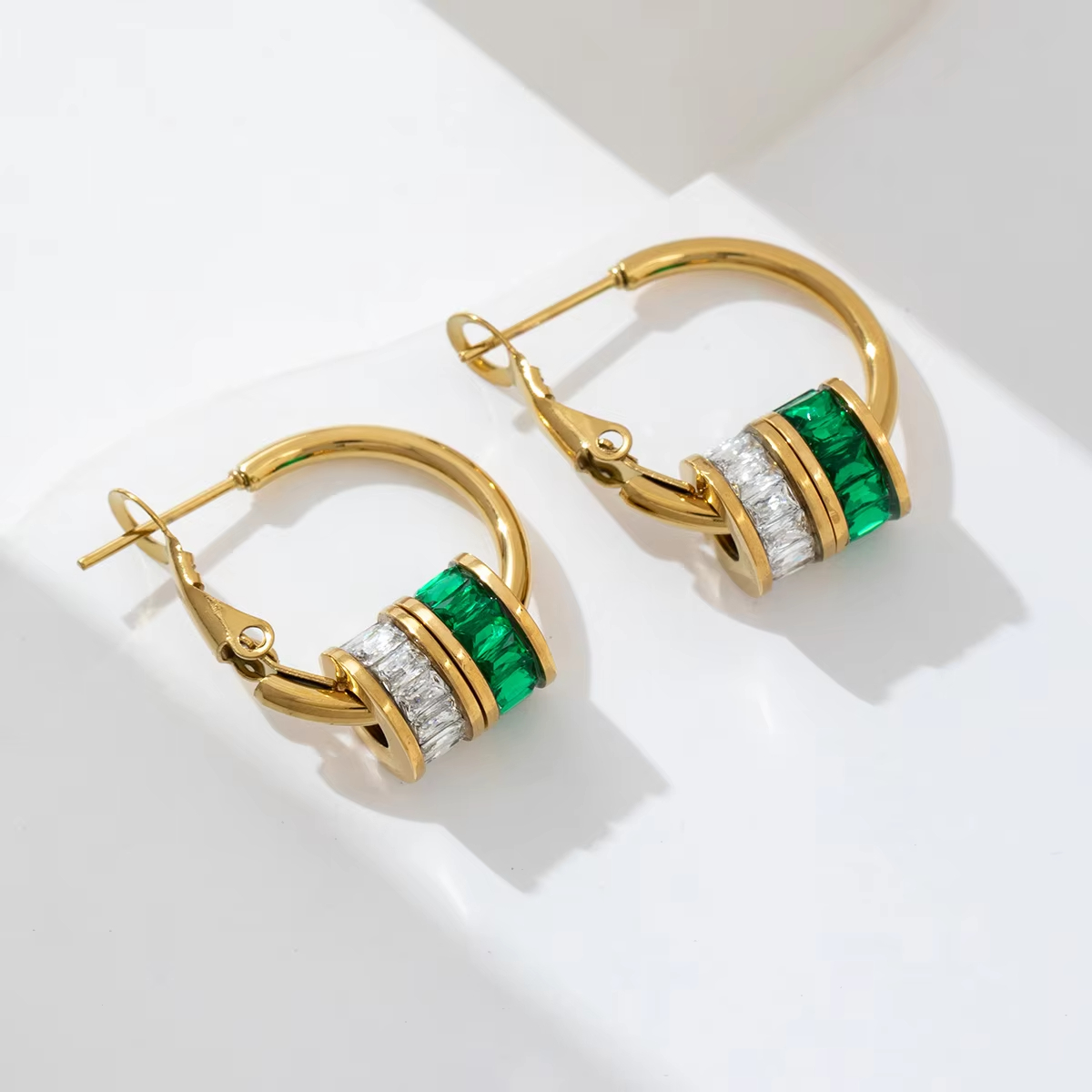 Custom New Design 316L Stainless Steel Multicolored CZ Hoop Earrings Jewelry 18K PVD Gold Waterproof Hypoallergenic