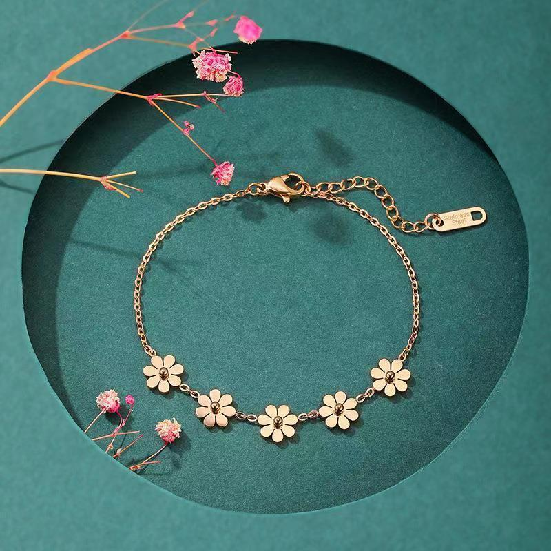 Daisy Flower Stainless Steel Bracelet – 18K Gold Plated Adjustable Chain, Elegant Floral Jewelry for Women, Gifts, OEM/ODM
