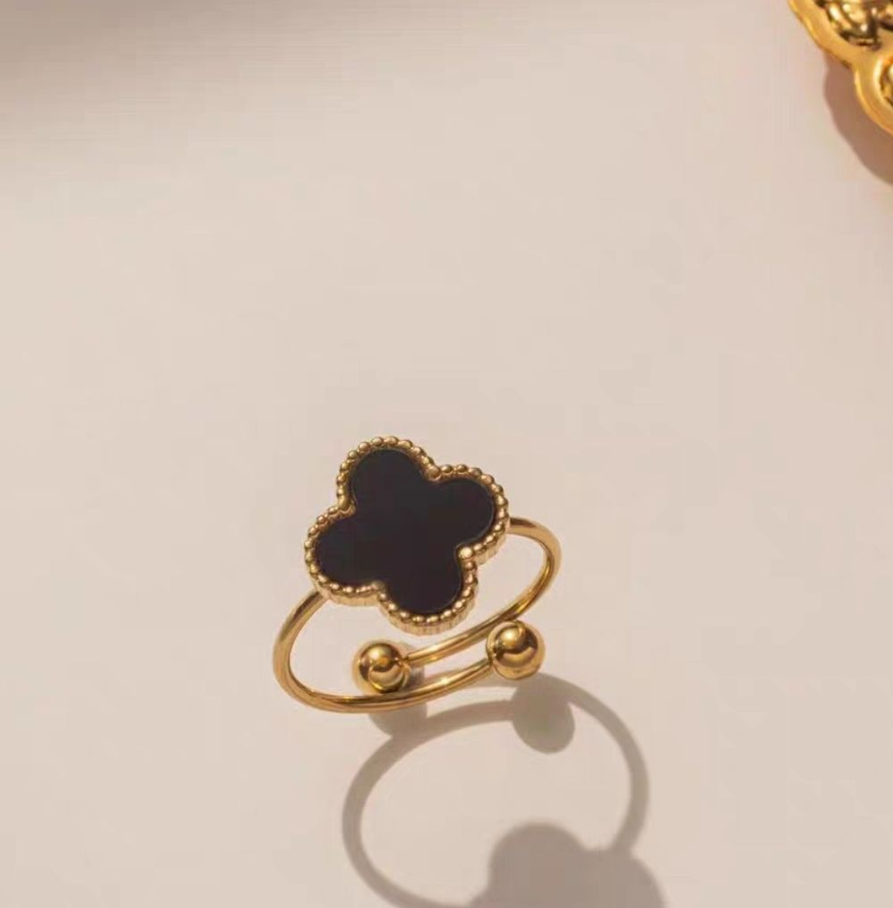 Elegant Black Clover Adjustable Ring for Women – Gold Plated Stainless Steel Fashion Jewelry