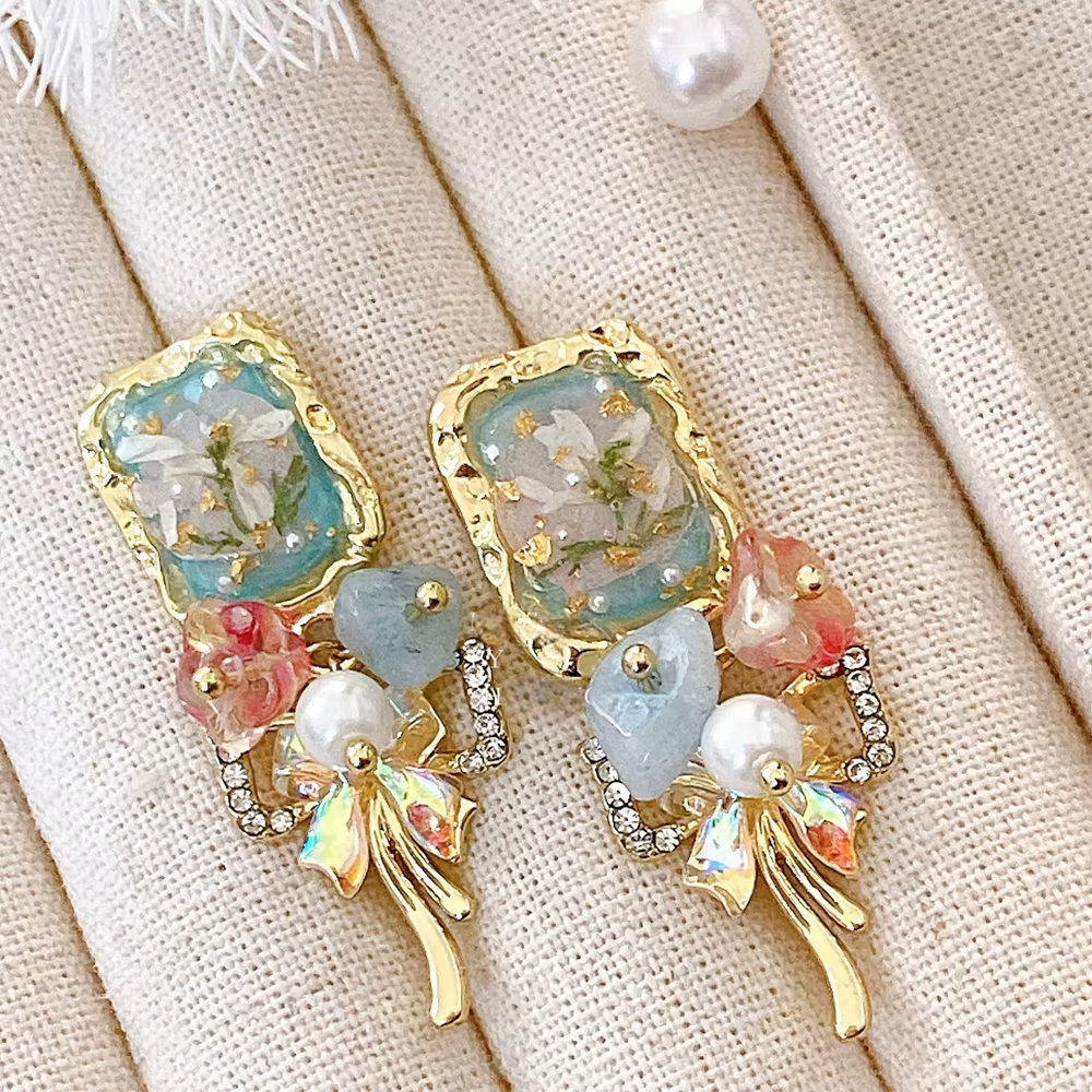 Elegant Delicate Gold Plated Vintage-style Oil Painting Frame Real Flower Stud Earrings for Women Jewelry Fine Stud Earring