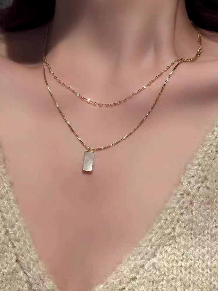 Elegant Dual-Layer Gold Necklace for Women – Minimalist Pendant Jewelry