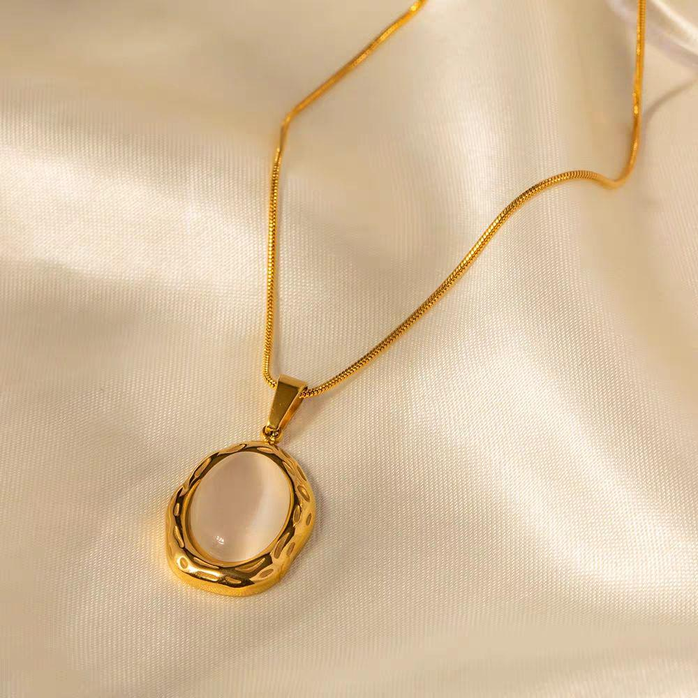 Elegant Oval Gemstone Pendant Necklace – 18K Gold Titanium Steel Chain