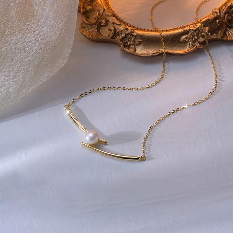 Elegant Pearl & Curve Bar Pendant Necklace – 18K Gold Titanium Steel