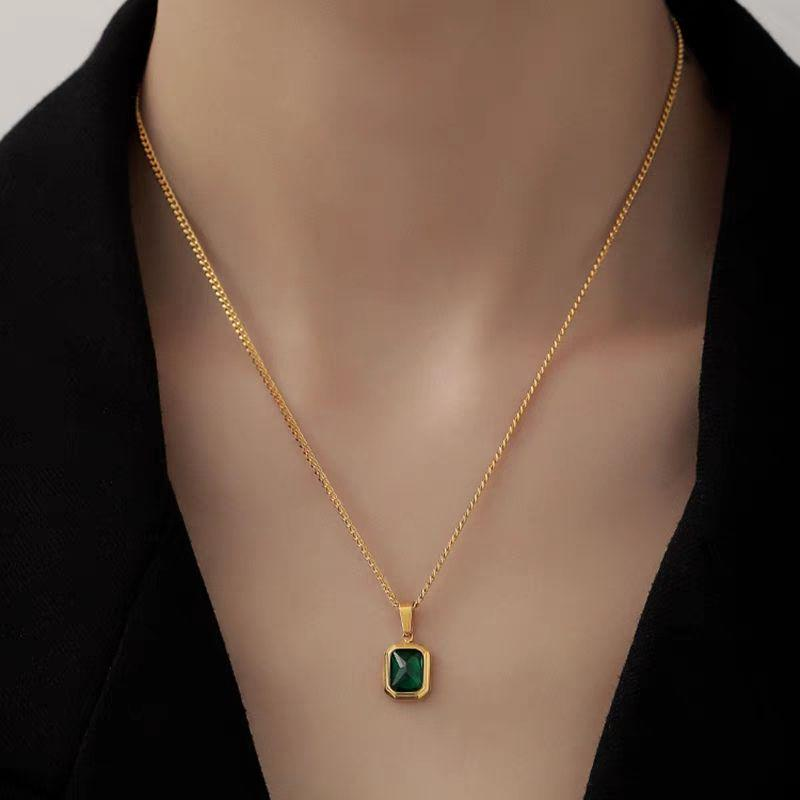 Emerald Green Pendant Necklace – Gold-Plated Elegant Rectangular Stone Jewelry