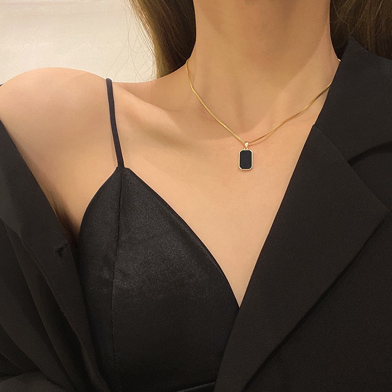 Black Rectangle Pendant Necklace – Minimalist Titanium Steel Jewelry for Women