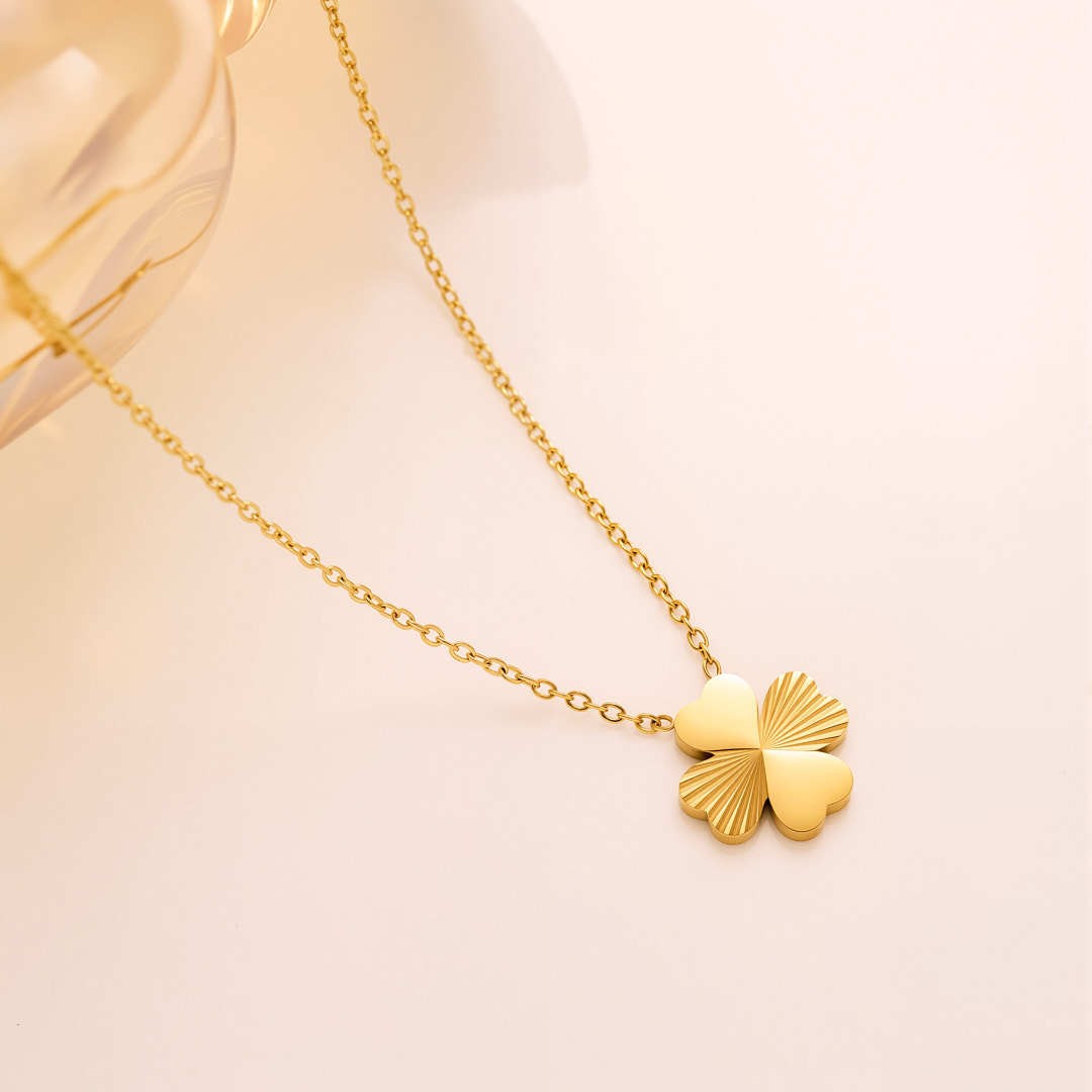 Four-Leaf Clover Pendant Necklace - Elegant Gold Lucky Charm Jewelry