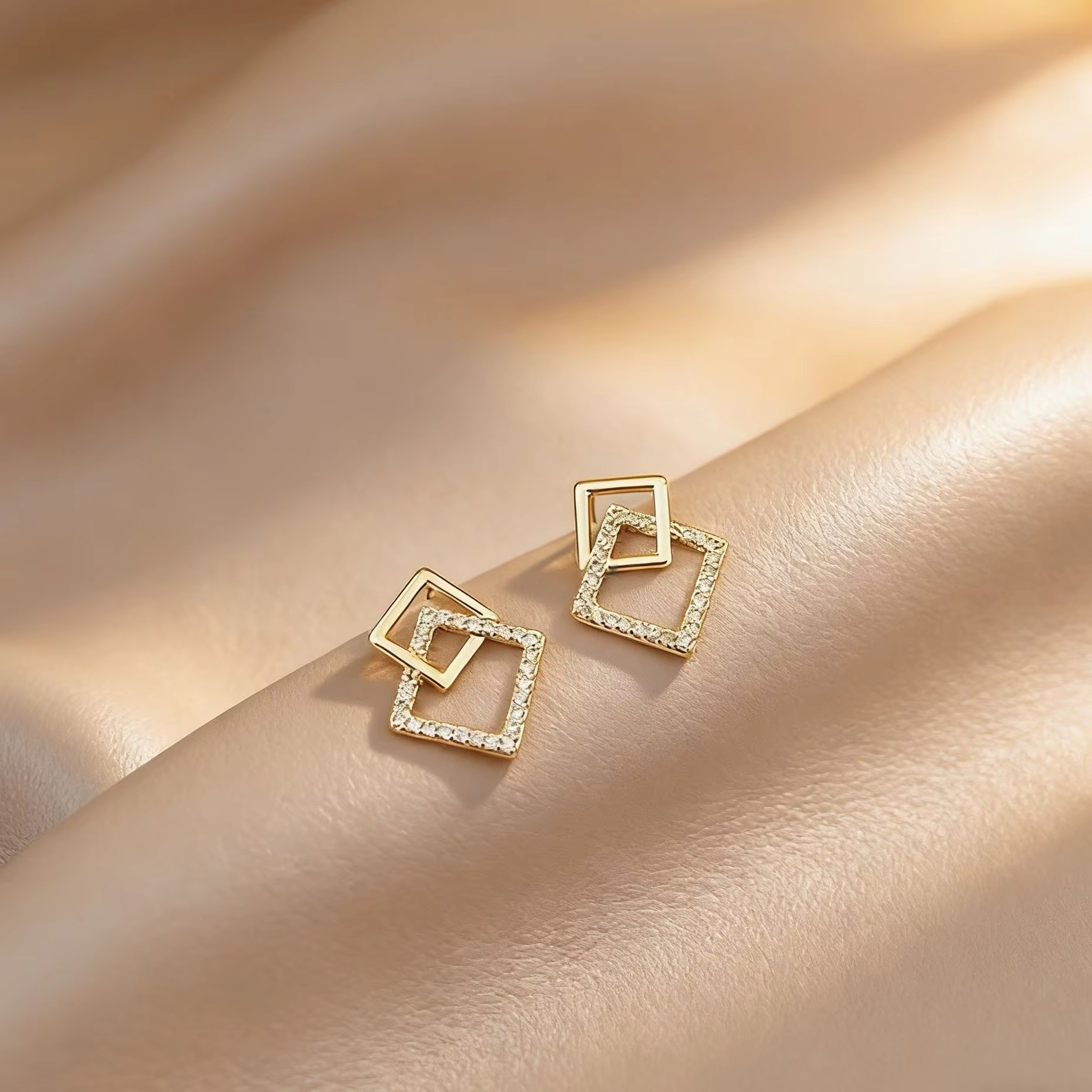 French-style pearl earrings for women, exuding a light luxury and high-end elegance