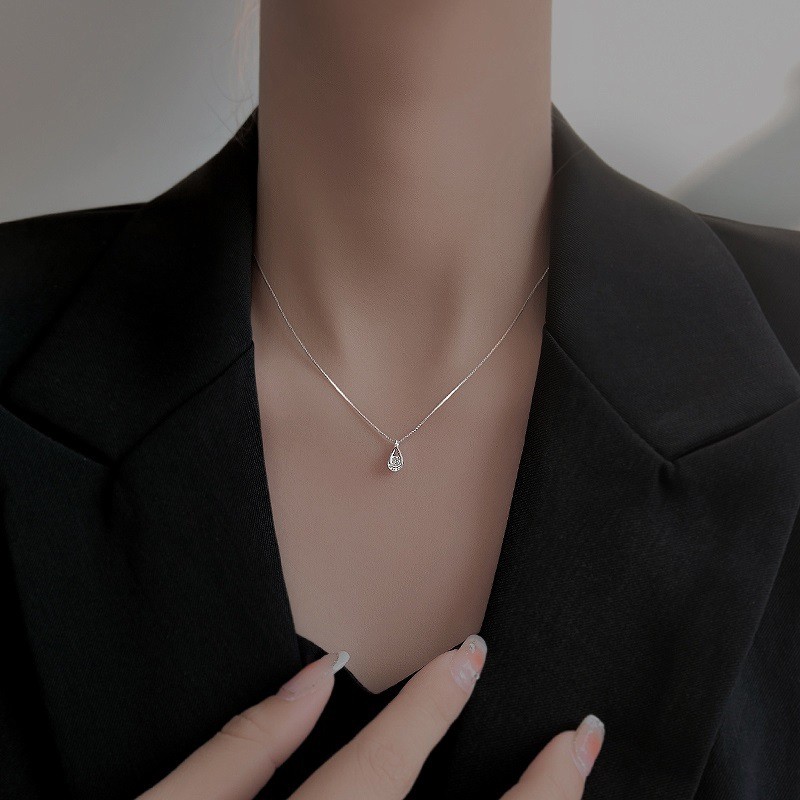 Geometric Teardrop Zircon Pendant Necklace for Women – Minimalist Box Chain Clavicle Necklace