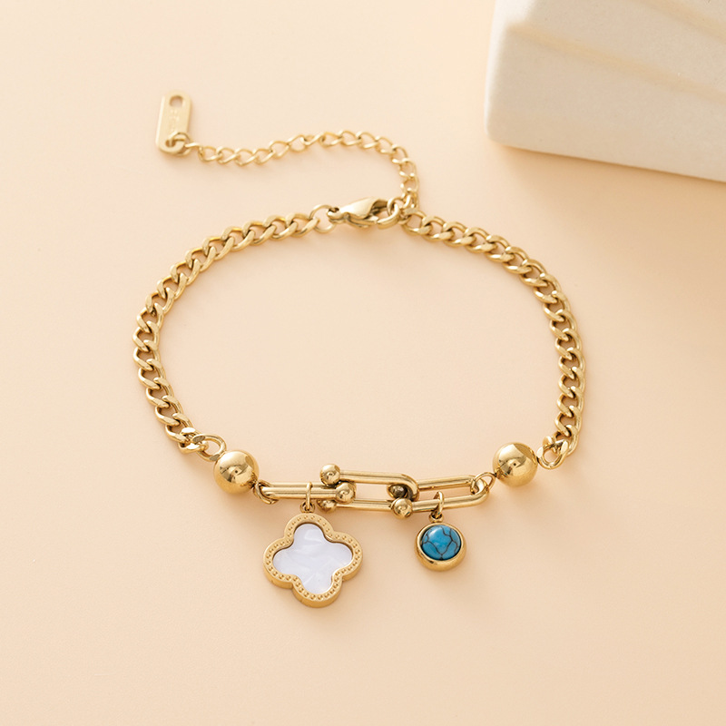 Black Enamel Heart Charm Bracelet – Elegant Gold Chain for Women