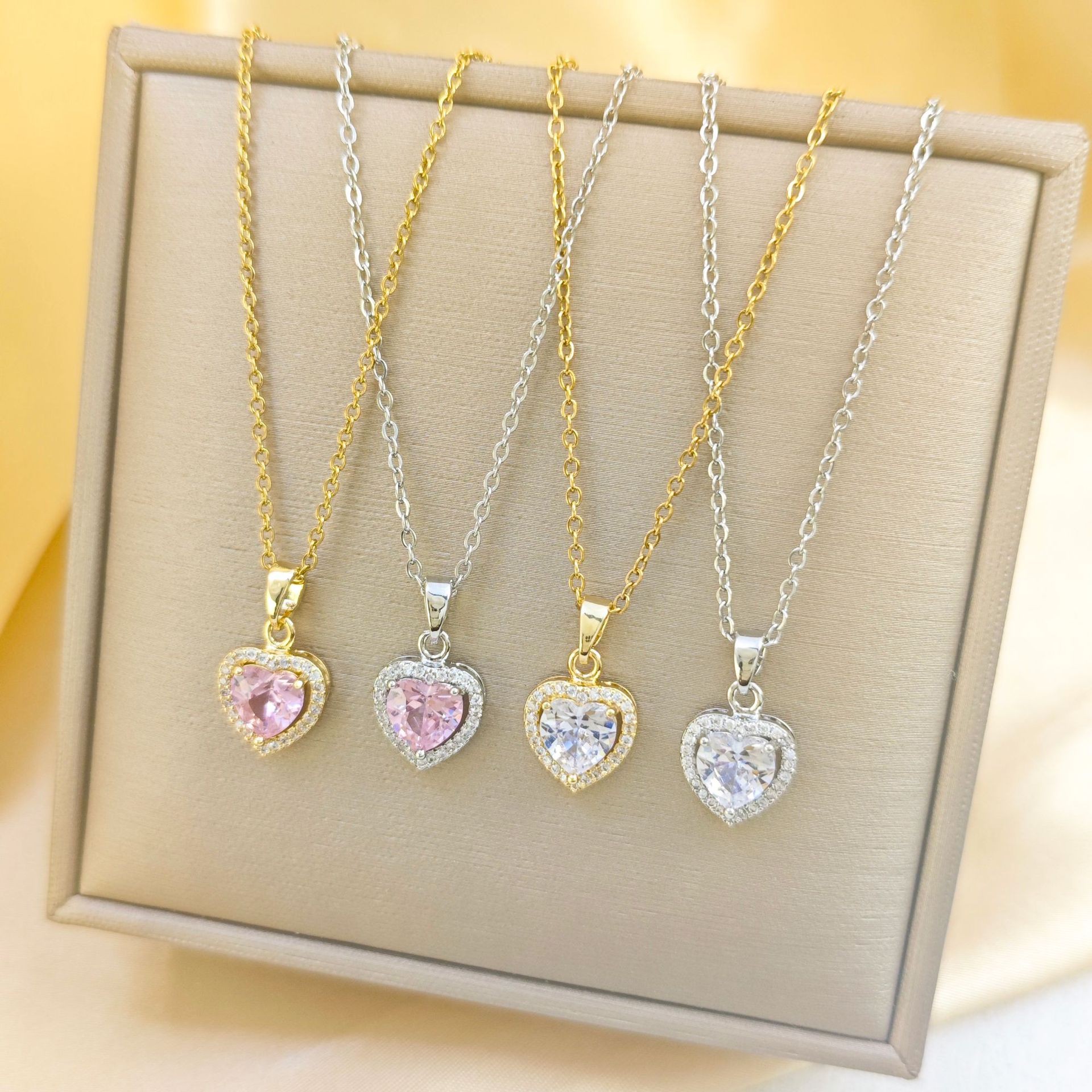 Gold Heart Necklace for Women – Sparkling Diamond Heart Pendant Necklace