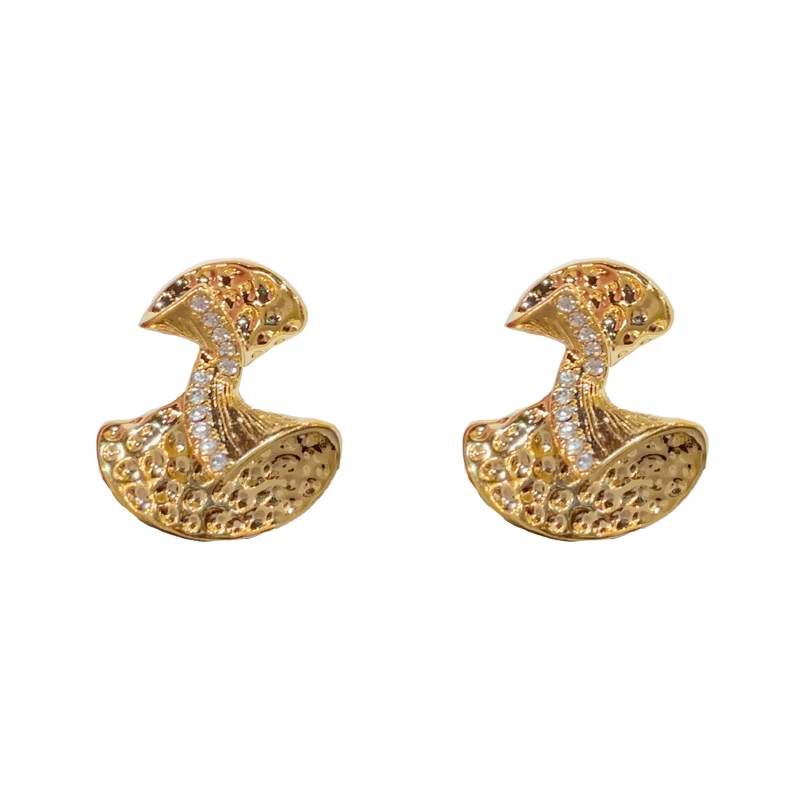 High Quality Earring Suppliers Vintage Metal Earrings with Zircon for Women Trendy Brass Design Wholesale