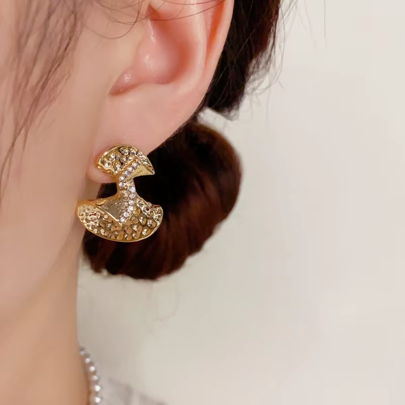 High Quality Earring Suppliers Vintage Metal Earrings with Zircon for Women Trendy Brass Design Wholesale