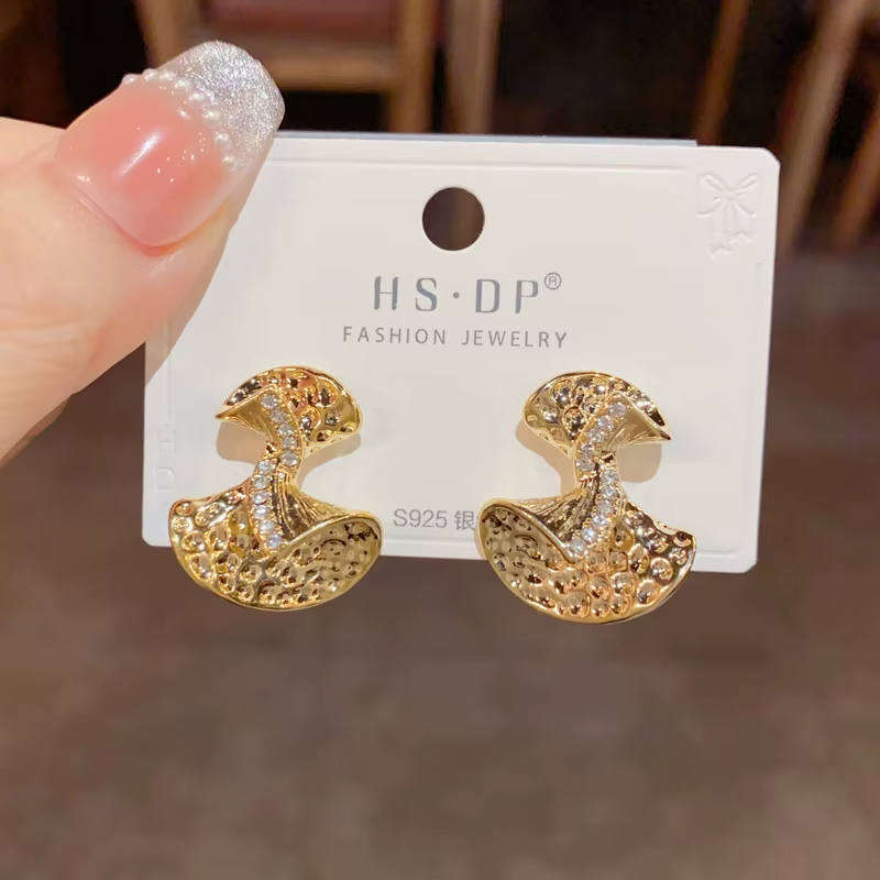 High Quality Earring Suppliers Vintage Metal Earrings with Zircon for Women Trendy Brass Design Wholesale