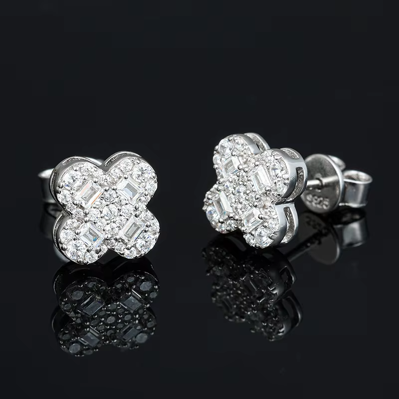 Hot-Selling 925 Silver Stud Earrings for Women Fashion Jewelry with 5A Mo Zircon for Weddings and High-End Gifts