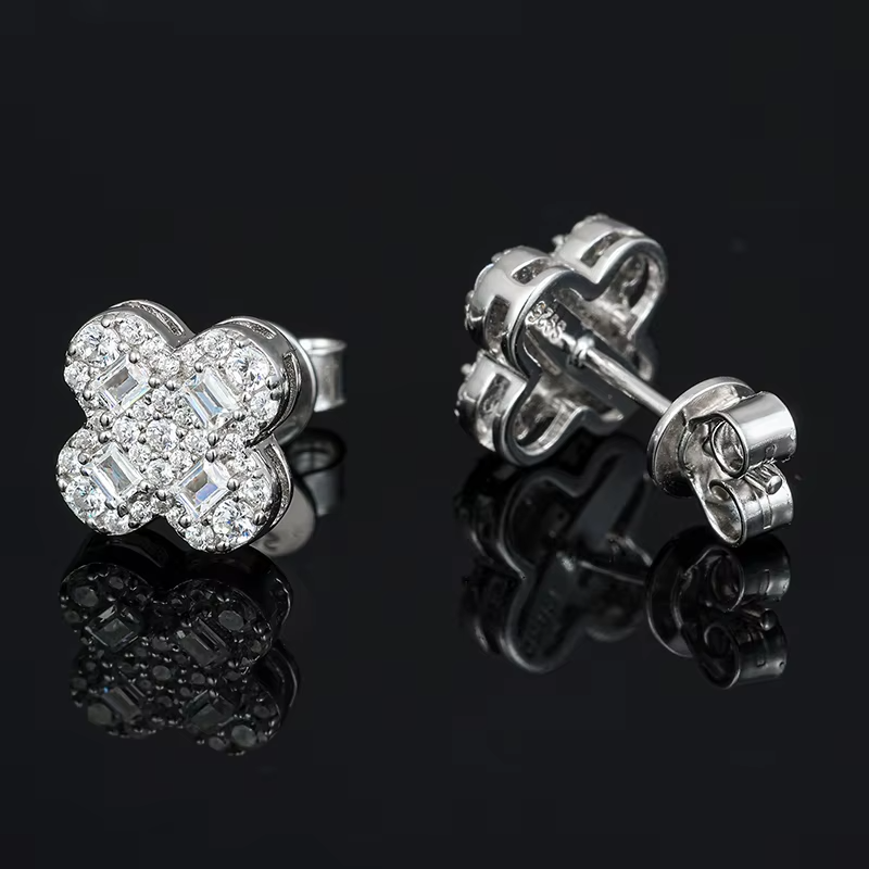 Hot-Selling 925 Silver Stud Earrings for Women Fashion Jewelry with 5A Mo Zircon for Weddings and High-End Gifts