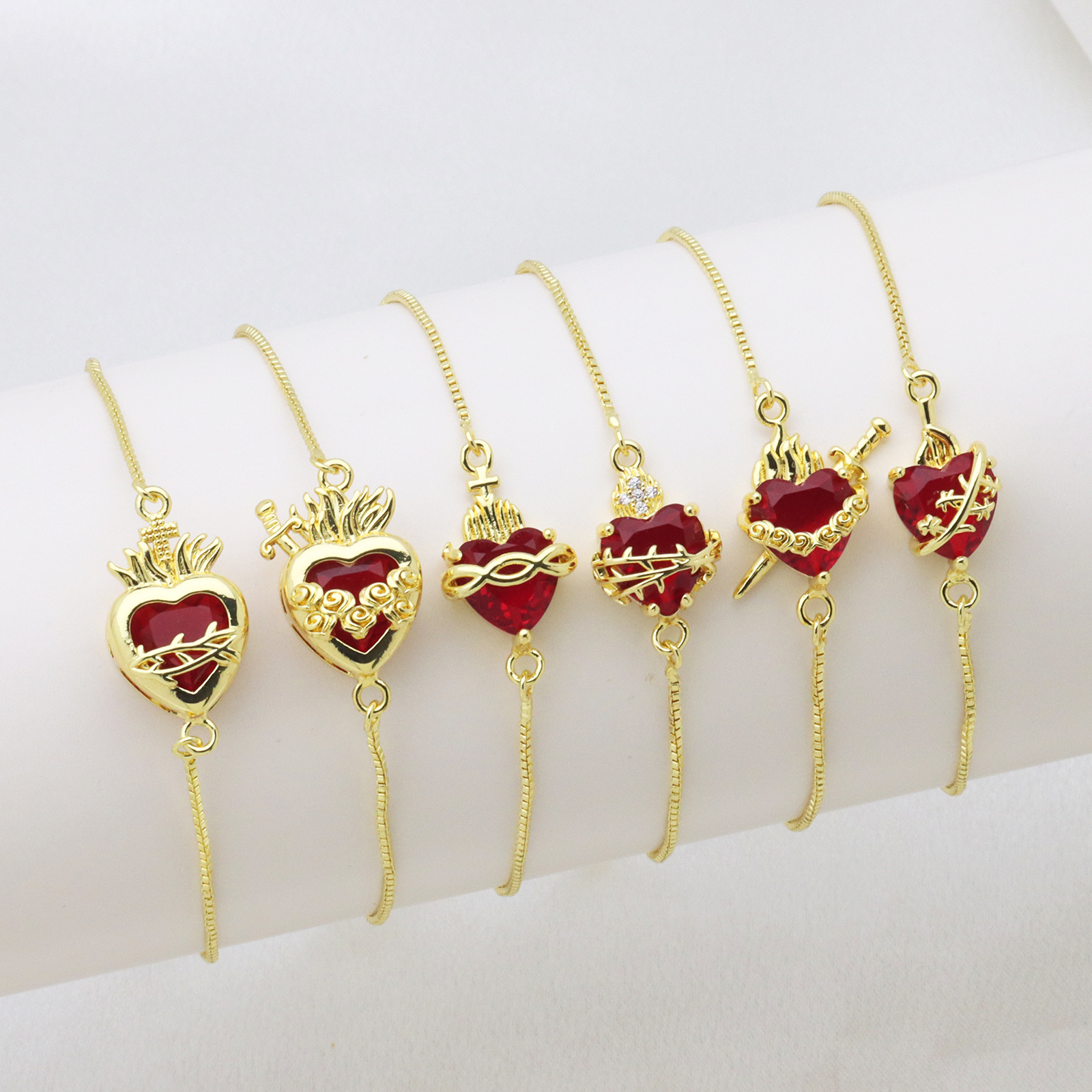 Hot Sale 18K Gold Plated Red Heart Zircon Brass Adjustable Bracelet Pushed and Pulled Box Chain Ladies Fashion Jewelry