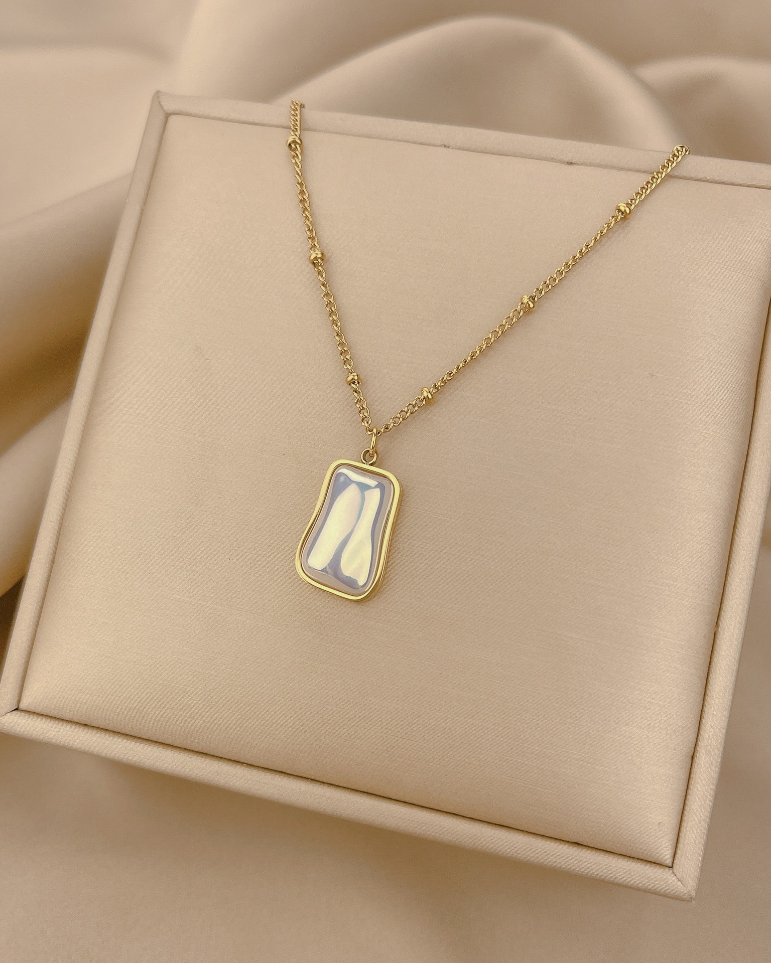 Baroque Irregular Shell Pendant Necklace – Titanium Steel Gold Chain