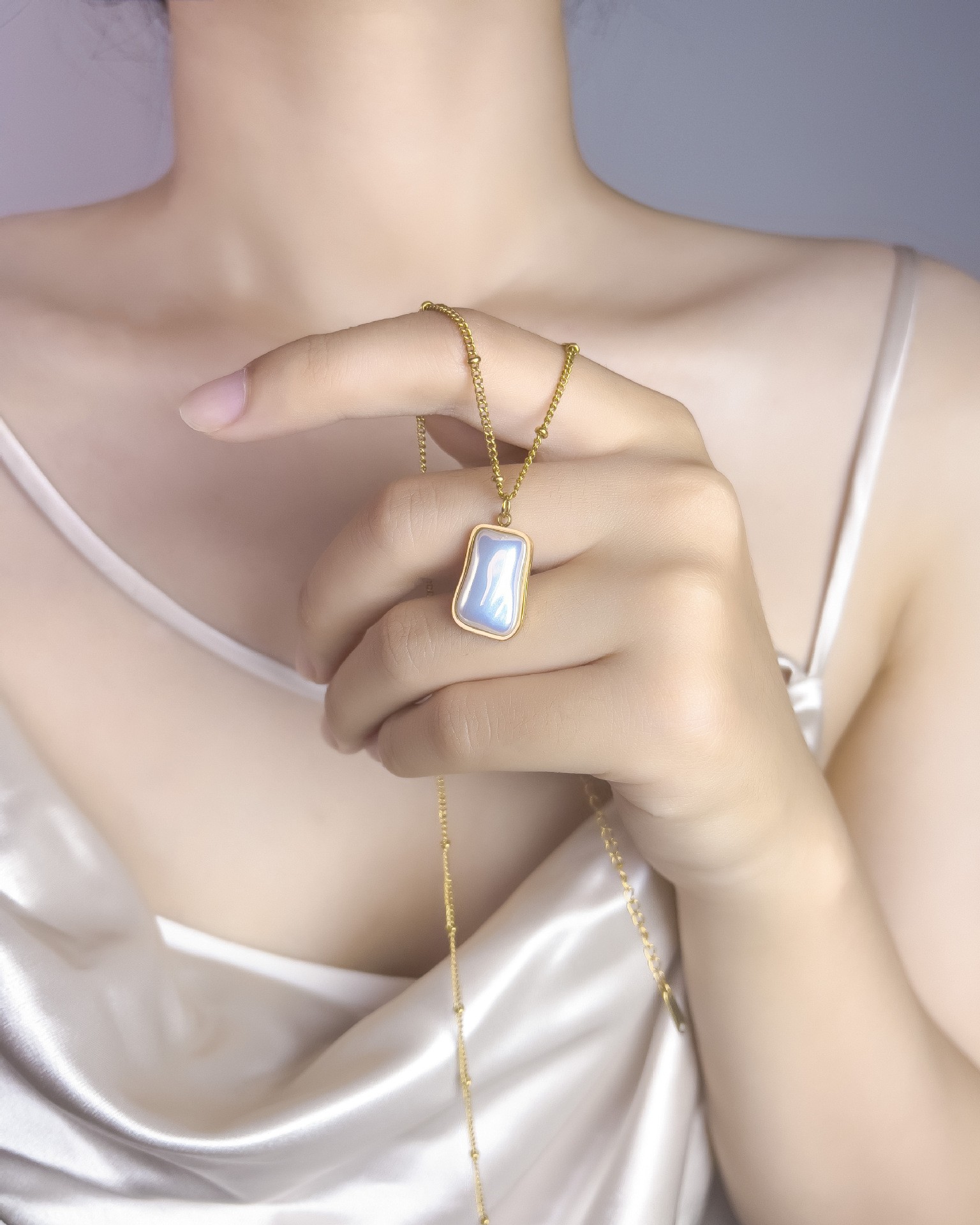 Baroque Irregular Shell Pendant Necklace – Titanium Steel Gold Chain