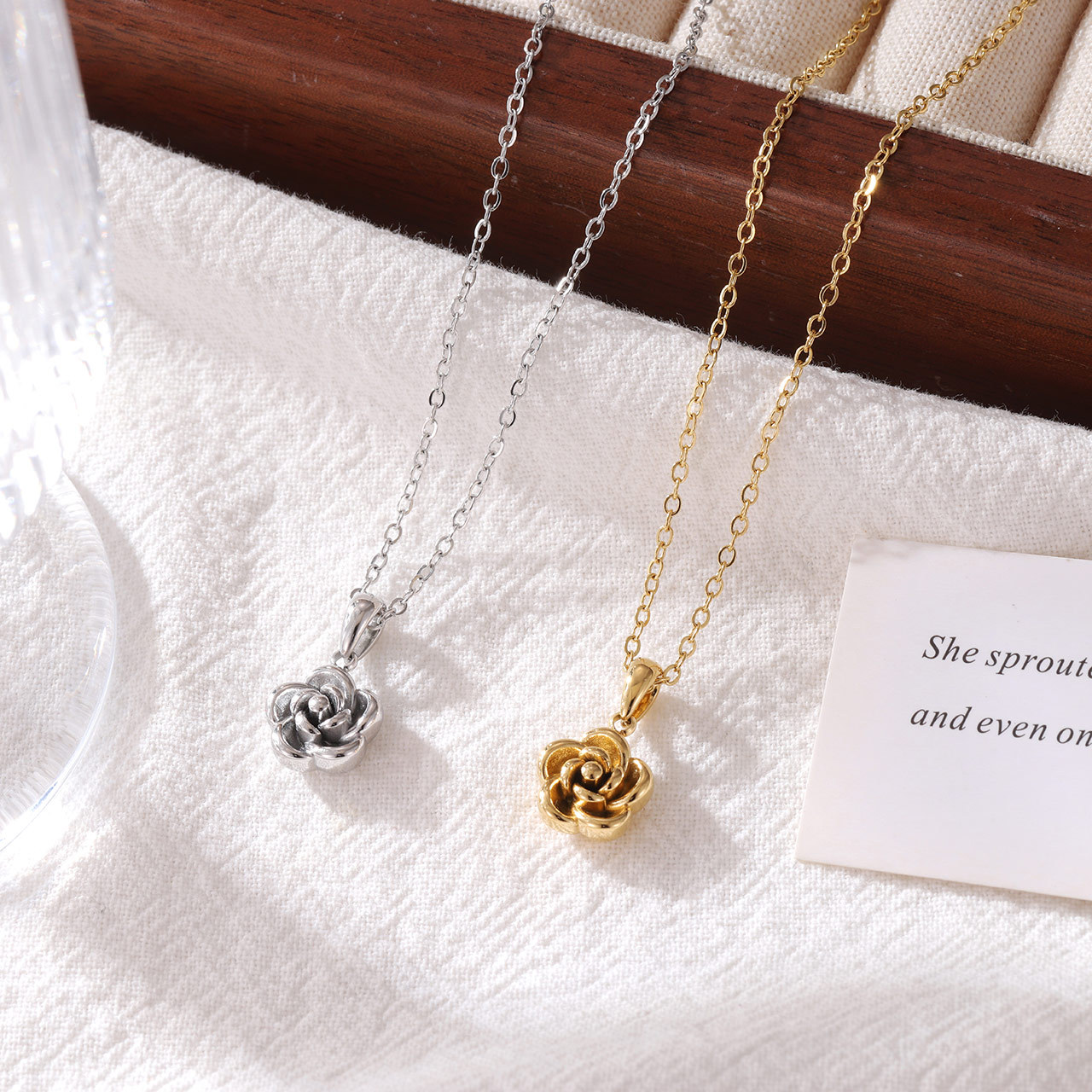 Light Luxury High-End Flower Necklace Female Instagram Trendy Rose Necklaces Versatile and Fashionable Stainless Steel Jewelry